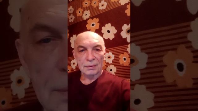 По вопросу посетителя. -   Надо ли читать Евангелие.