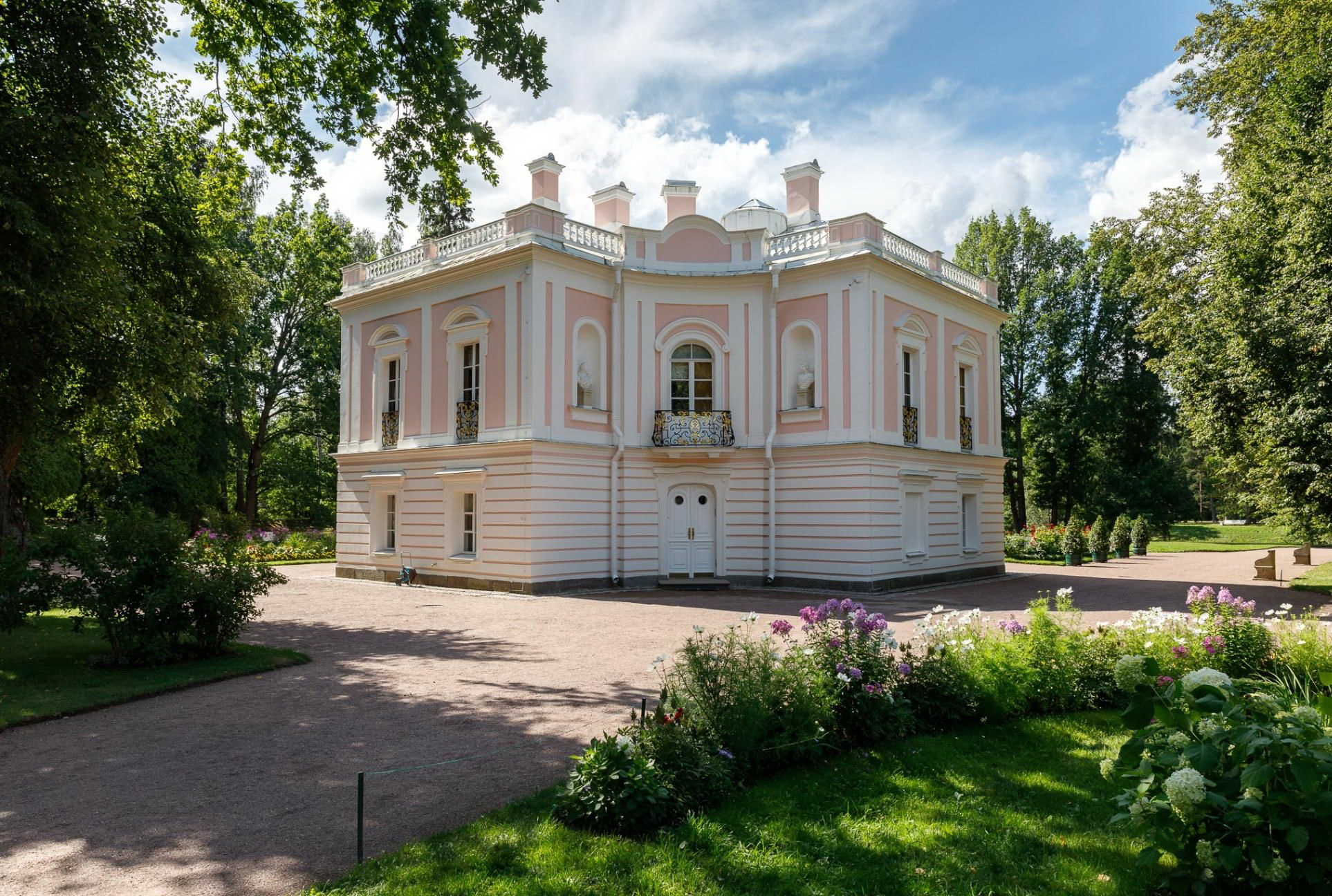 Дворец Петра III. Ораниенбаум. смотреть онлайн