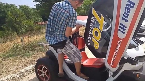 Renault Twizy французский ответ Tesla. Почти Тест-Драйв