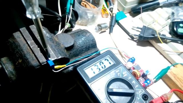 DC DC понижающий xl 4015 не регулирует напряжение Причина смотреть онлайн