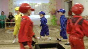 Танец мальчиков на утреннике 8 Марта 2017 в старшей группе Наша мама королева Муз рук  Максюта Г В