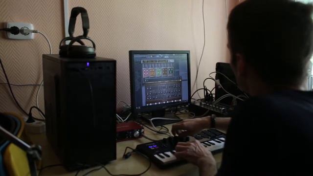 Build Your House Underground смотреть онлайн