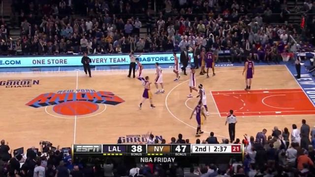 Jeremy Lin KILLER spin move on Derek Fisher (Feb 10, 2012) смотреть онлайн