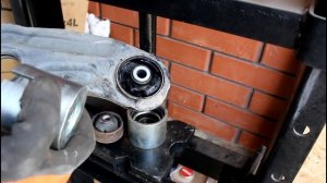 Замена сайлентблоков переднего рычага Chevrolet Aveo Шевроле Авео 2009 года