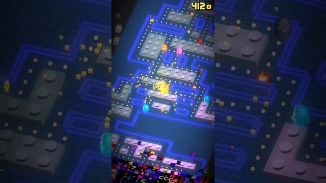 The Super Retro Gamer Plays - Pac-Man 256 смотреть онлайн