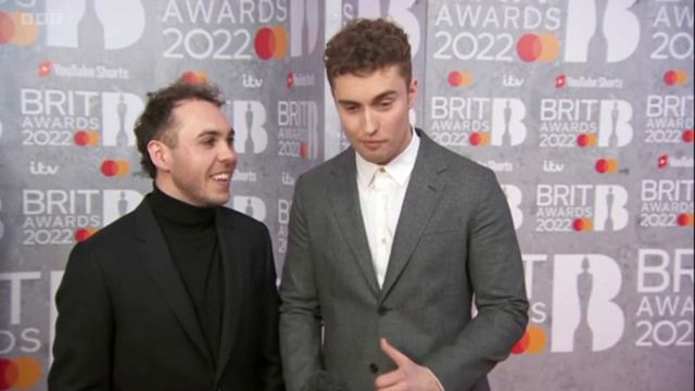 Sam Fender - Look North, Brits Win (9 Feb 2022) смотреть онлайн