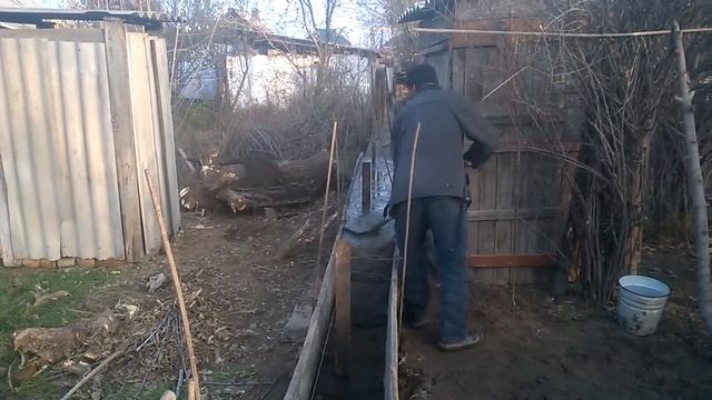 заливаем фундамент под забор смотреть онлайн