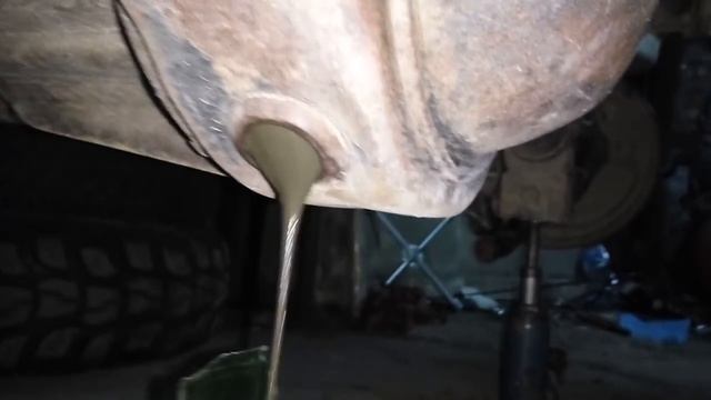 Сливаем масло с редуктора смотреть онлайн