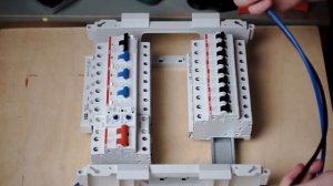 Сборка щитка для квартиры  Как собрать щиток  Состав распределительного щитка