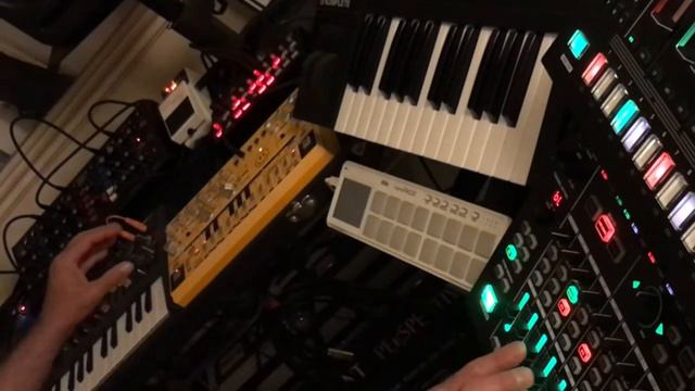 Live Techno Acid Breakbeat Dawless Analog Synth Improvised Performance - Stringtheorist - @^@|0g ~a