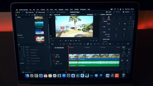 M1 MACBOOK AIR | A video of how it ACTUALLY WORKS for creators and students смотреть онлайн