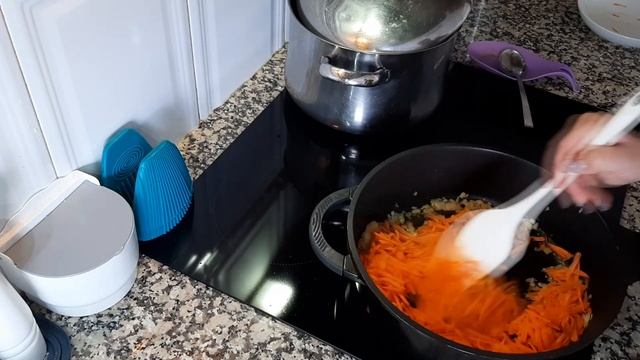 Солянка Сборная Мясная на раз, два, три... смотреть онлайн