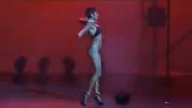 Очень красивый стрип-денс