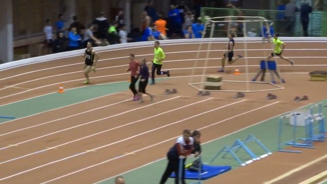 600 м юниоры 4 забег "Первенство Города" 15-16 декабря 2015 смотреть онлайн