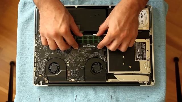 MacBook Pro Unibody A1286 15" 8GB Crucial RAM Upgrade DIY смотреть онлайн