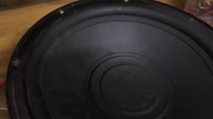 Шипит динамик сабвуфера