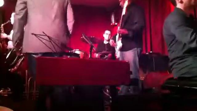 Alexis Baro " Beautiful Love" (France) смотреть онлайн