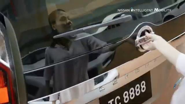 NISSAN SERENA смотреть онлайн