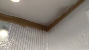 Как отчистить натяжной потолок от высохшей моющейся краски. Своими руками не меняя потолка.