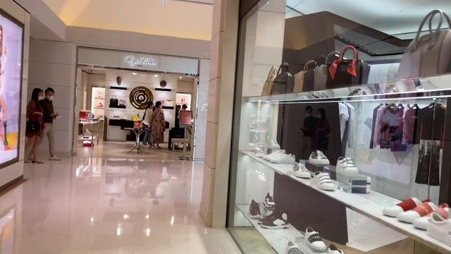 EXPRESS BUS TERMINAL/SHINSEGAE DUTY FREE TOUR смотреть онлайн
