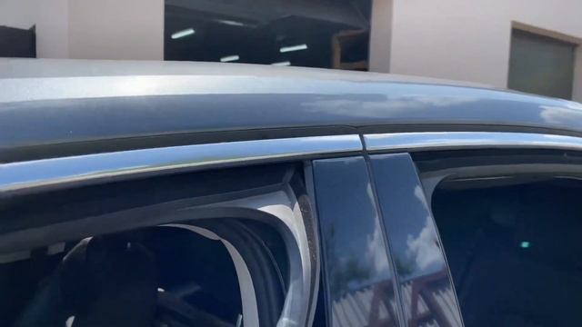 Как снять глянцевую накладку Фольксваген пассат б7 ??