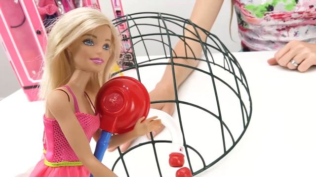 Видео для девочек. МИНЬОНЫ в гостях у Барби. Игры в куклы смотреть онлайн