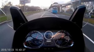 sym maxsym 600 top speed 0-100, 0-140. Six sliding rolls in the vario.