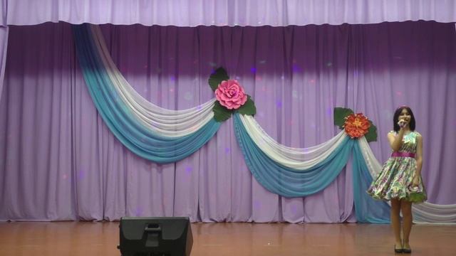 Образцовый вокальный ансамбль "Голоса" Шагает парень. Маргарита Попова. смотреть онлайн