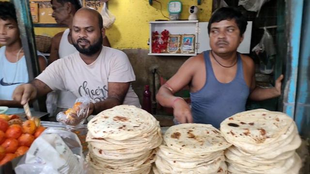 50 Years Old Famous Paratha Shop Of Shyamnagar । Price ₹ 8/- Only । Indian Street Food смотреть онлайн