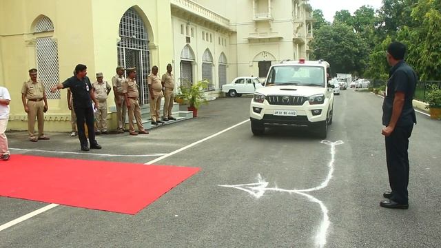 Lucknow university welcomes Governor of Uttar Pradesh - Part 1 смотреть онлайн