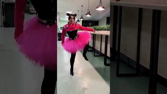 Наташа Королёва ? Сумасшедшая / за кадром шоу Две звезды Отцы и дети смотреть онлайн