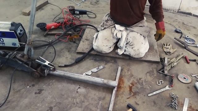 САМОДЕЛЬНОЕ ПРИСПОСОБЛЕНИЕ из гидравлического домкрата для мелкого КУЗОВНОГО РЕМОНТА! Для порогов. смотреть онлайн