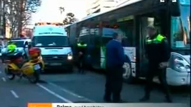 Accident d'un bus a la plaça d'Espanya смотреть онлайн