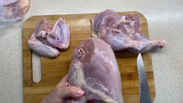 РАЗДЕЛАТЬ БЫСТРО КУРОЧКУ! ИДЕИ ПРИГОТОВЛЕНИЯ БЛЮД. ЧЕМ ОПАСНА КУРИНАЯ КОЖА! смотреть онлайн