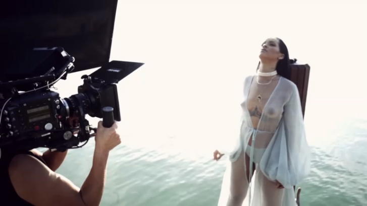 Rihanna - Needed Me 2016 смотреть онлайн