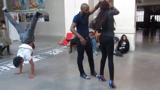 Kizomba na Rua Paris смотреть онлайн