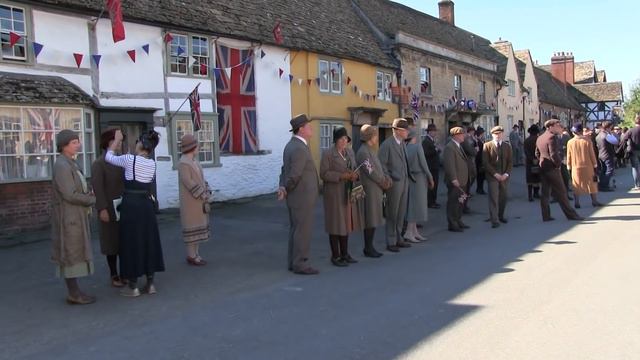The Downton Abbey Movie. Cast And Crew Filming On Location In Lacock Wiltshire смотреть онлайн