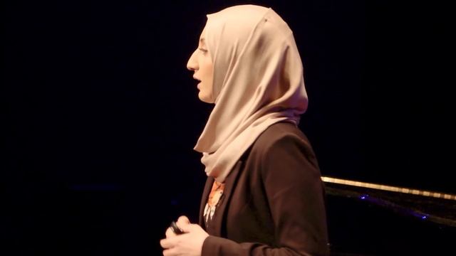 What it's like to be a parent in a war zone | Aala El-Khani | TEDxManchester смотреть онлайн