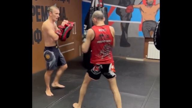 Индивидуальные тренировки по тайскому боксу LION GYM в Новосибирске смотреть онлайн