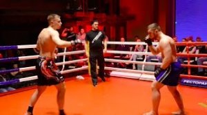 Греко-римский борец против Бойца ММА