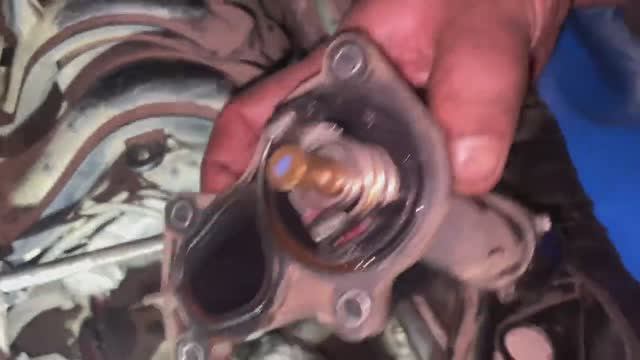 Форд фокус 2 не греется двигатель _ Замена термостата Ford Focus 2