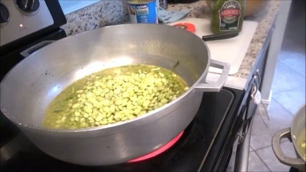 Vin aprann Fè Diri Ak Djon Djon.  Learn to cook Haitian Mushroom Rice.