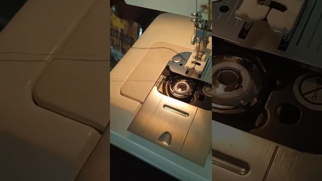 Como Colocar El Carrete A La Bobina De Máquina De Coser Singer 5810c ? Muy Fácil Y Práctico.