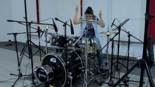 SKILLET - HERO (DRUM COVER) NATA ACOSTA смотреть онлайн