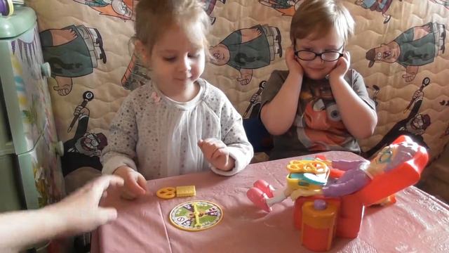 Не разбуди БАБУЛЮ челлендж! Играем в Greedy Granny на призы Шопкинс и Дикие скричеры! смотреть онлайн