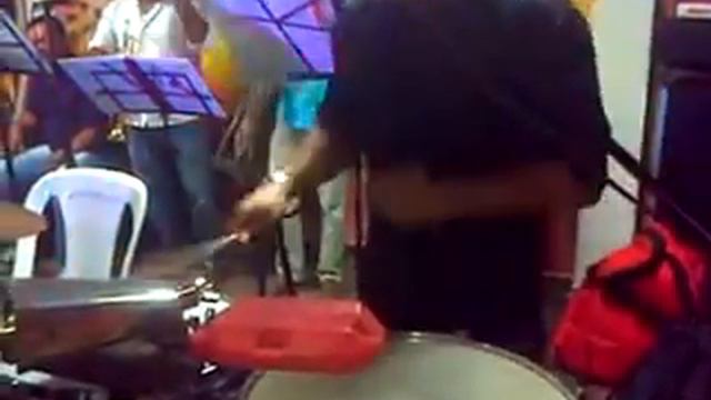 TITO SALDARRIAGA Y SU ORQUESTA - TIMBALERO смотреть онлайн