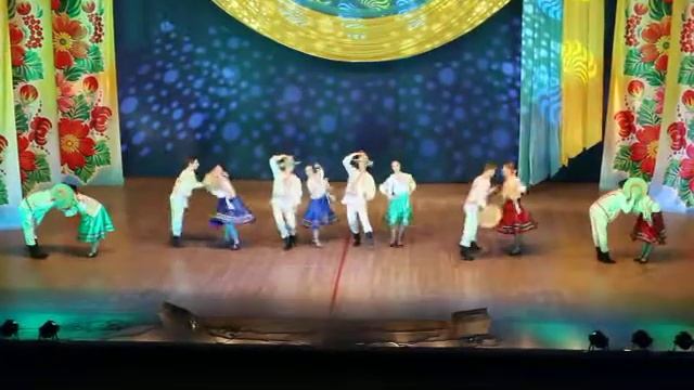 Театральное училище - Украинский танец смотреть онлайн