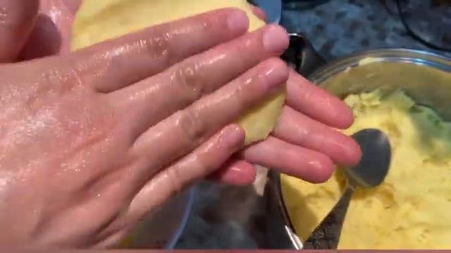 Картофельные зразы с грибами. Что приготовить из вчерашнего пюре?!