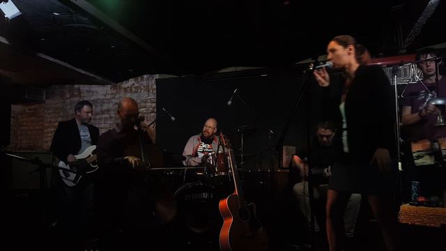 Теуникова и КоМПОзит - Вай-фай (13/10/2018, Массолит) смотреть онлайн