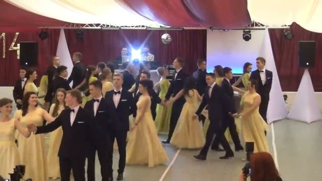 Polonez reprezentacyjny 2014 - LO im. Marii Sadzewiczowej w Łochowie смотреть онлайн